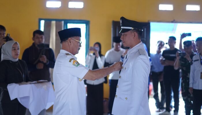 Bupati H Surunuddin Dangga Melantik Dua Kepala Desa Pengganti Antar Waktu