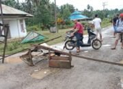 Bosan Terima Janji, Warga Tutup Ruas Jalan Provinsi di Tinanggea