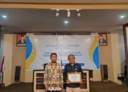 KPU Konawe Selatan Terima Penghargaan Kategori Penggunaan CMS Terbaik dari KPPN Kendari