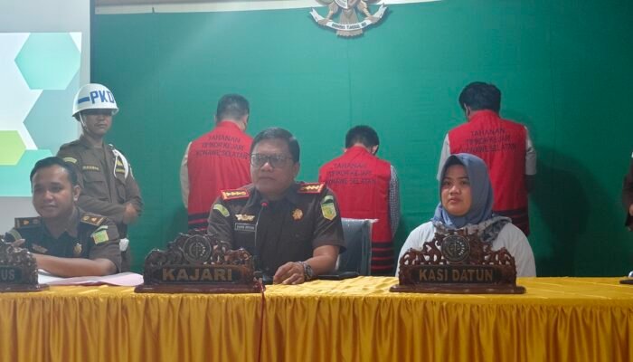 Kejari Tahan Tiga Tersangka Dugaan Tipikor Proyek APBN Disnakertrans Konsel