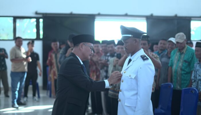 Surunuddin Lantik Kades Pengganti Antar Waktu di Desa Boro-Boro, Tekankan untuk Wujudkan Kesejahteraan Masyarakat