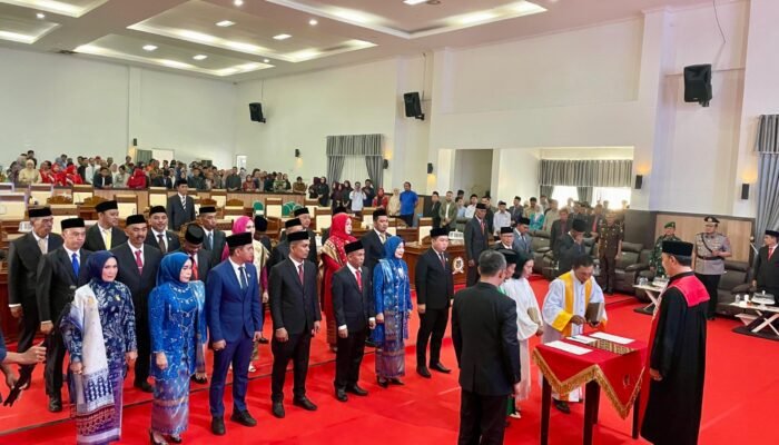 Bertepatan Momentum Sumpah Pemuda, 25 Anggota DPRD Kolaka Timur Resmi Dilantik