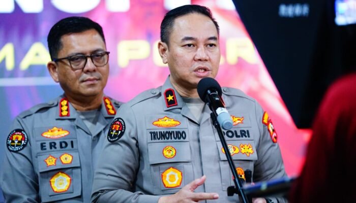 Densus 88 Anti Teror Polri Tangkap Tiga Terduga Teroris