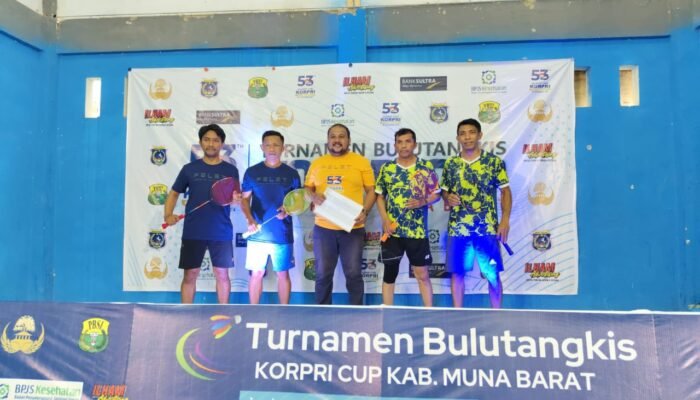 Pasangan Sahibudin Saga – Haziman Juarai Turnamen Bulu Tangkis HUT Korpri Mubar