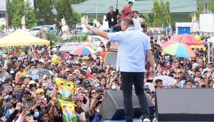 Lautan Manusia Padati Lapangan Benu-Benua dalam Kampanye Akbar AJP-ASLI