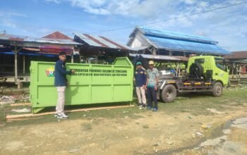 Atasi Masalah Sampah, Pahri Yamsul Datangkan Dua Armada Pengangkut Sampah di Muna Barat