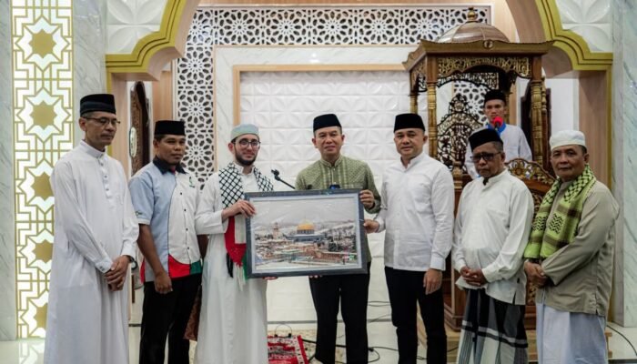 Safari Ramadan, Irham-Wahyu Berdonasi untuk Warga Palestina