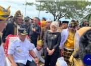 Ribuan Masyarakat Muna Barat Jemput La Ode Darwin – Ali Basa di Pelabuhan Tondasi