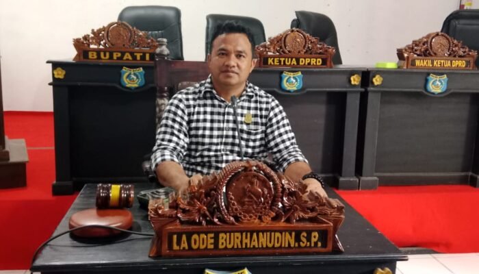 Dewan Muna Barat Bahas Tiga Raperda, Tiga OPD Rencana Dimerger