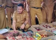 Bupati La Ode Darwin Sidak di Pasar Lawa, Temukan Harga Sembako Naik