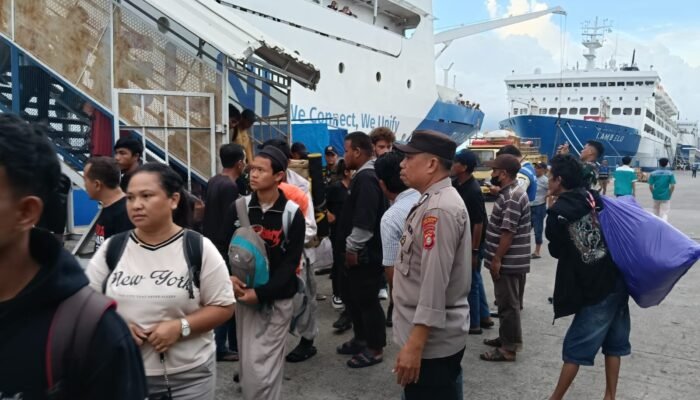Jelang Arus Mudik Lebaran, Polri Tingkatkan Pengamanan di Pelabuhan Makassar