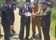 ASR Tinjau Langsung Jalan Rusak di Konsel, Janji Aspal Ruas Jalan Provinsi