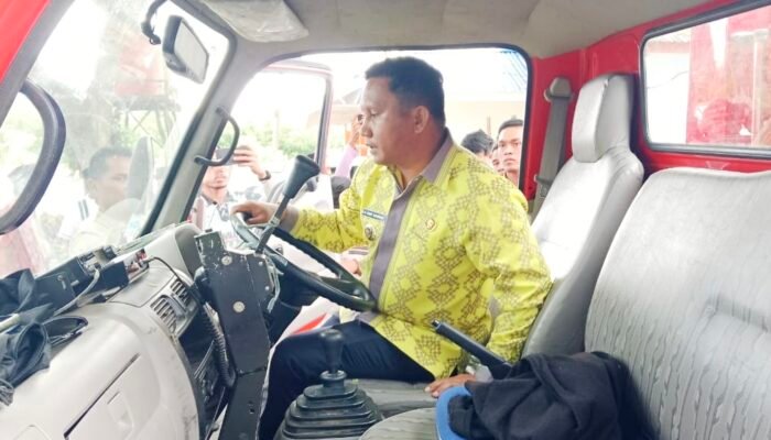 Bupati La Ode Darwin Pastikan Armada Pemadam Kebakaran Siap Siaga