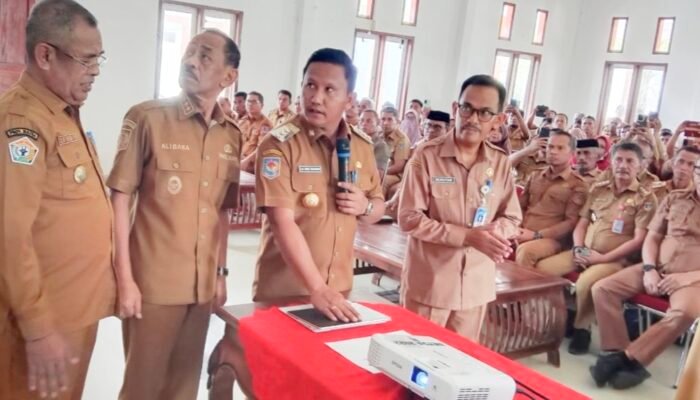 Pantau Kinerja ASN, Bupati Muna Barat Luncurkan Aplikasi SIM-ASN