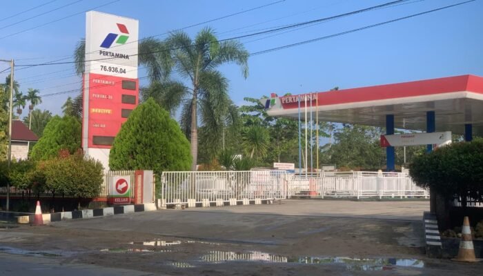 BBM Langka di Tiworo Tengah, Diduga Ada ‘Main’ Petugas SPBU dan Penimbunan BBM