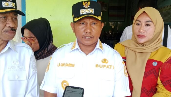 Sejumlah Kades di Muna Barat Abaikan Rapat Penggunaan DD, Bupati La Ode Darwin Geram