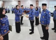 Bupati Irham Kalenggo Serahkan SK Ratusan ASN dan PPPK di Konsel