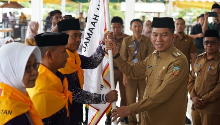 Bupati Irham Kalenggo Lepas 73 JCH, Titipkan Doa untuk Konawe Selatan