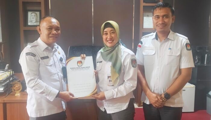 Bertukar Jabatan, Sekretaris KPU Konsel dan Konawe Adakan Sertijab
