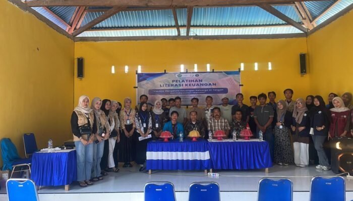 Mahasiswa KKN IAIN Kendari Kolaborasi Bersama JUARA Foundation Gelar Pelatihan Literasi Keuangan
