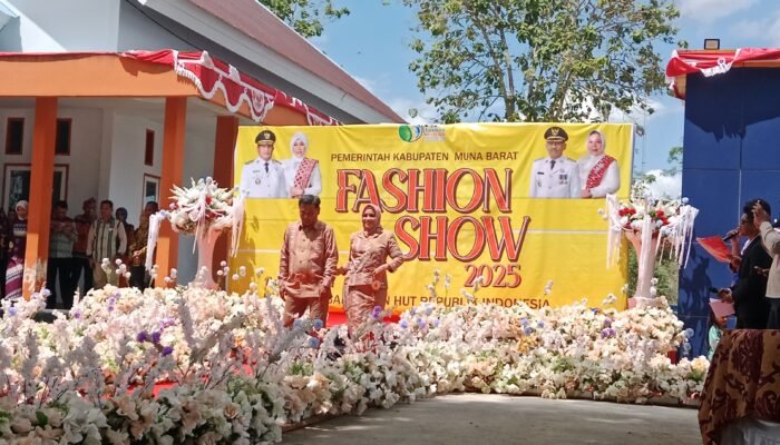Fashion Show Antar OPD jadi Semarak Peringatan HUT Mubar dan HUT RI ke-80