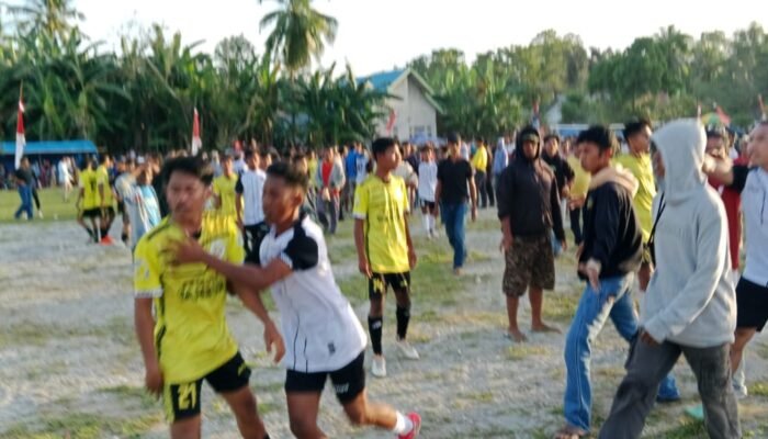 Final Sepak Bola di Kecamatan Kabangka Berakhir Ricuh, Pemain dan Penonton Saling Bogem