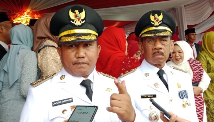 Bertekad Wujudkan Muna Barat Liwu Mokesa, La Ode Darwin Salurkan Bantuan Peternakan