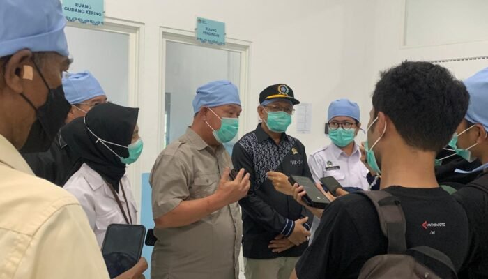 Pastikan Program MBG Higienis dan Cukup Gizi, Komisi III DPRD Kota Kendari Tinjau Dapur MBG di Wua-Wua