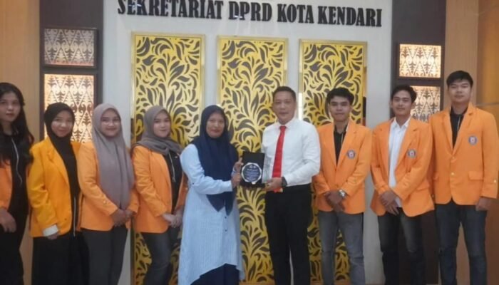 Mahasiswa Magang FISIP UHO Ditarik, Plt Sekwan Harap Pengalaman jadi Bekal Pengembangan Ilmu