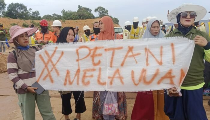 Aktivitas PT IPIP Diduga Cemari  Persawahan Petani Dua Desa di Pomalaa