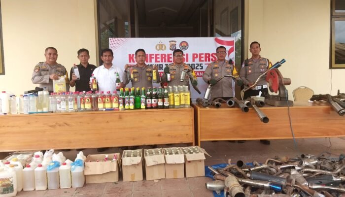 Akhir Tahun 2025, Polres Konsel Musnahkan Barang Bukti Minuman Keras dan Kenalpot Bogar