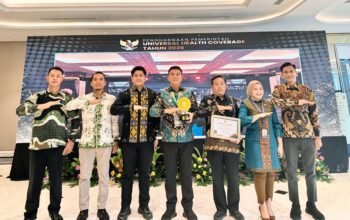 Dianggap Sukses Wujudkan Akses Kesehatan Masyarakat, Bupati Irham Kalenggo Terima Penghargaan UHC 2026