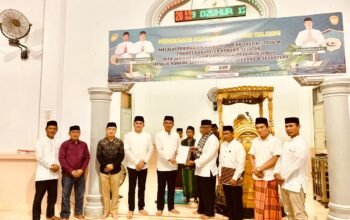Safari Ramadan di Laeya, Bupati Irham Kalenggo Bantu Pembangunan Masjid Al Mujahidin Senilai Rp 250 Juta