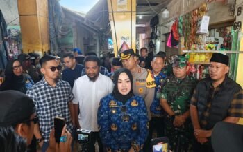 Pastikan Harga Pangan Stabil Jelang Idul Fitri, Ketua DPRD Kota Kendari Bersama Wali Kota Sidak Gabungan di Pasar Tradisional