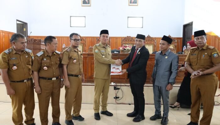 DPRD Terima LKPJ Bupati Konawe Selatan Tahun Anggaran 2025 dalam Sidang Paripurna Dewan