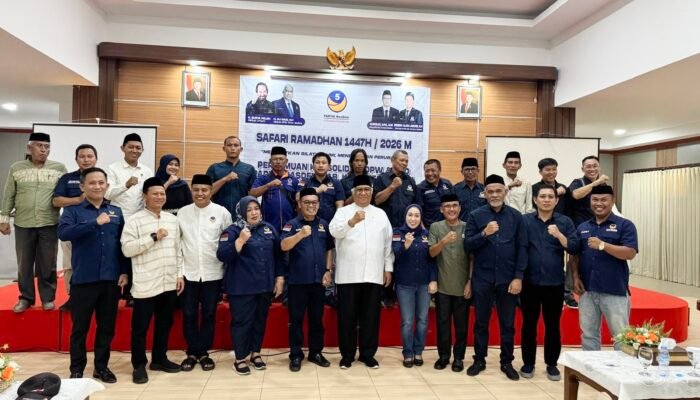 H Ali Mazi Serukan Semangat Persatuan dan Kesatuan Sesama Kader Partai NasDem saat Safari Ramadan di Konawe Selatan