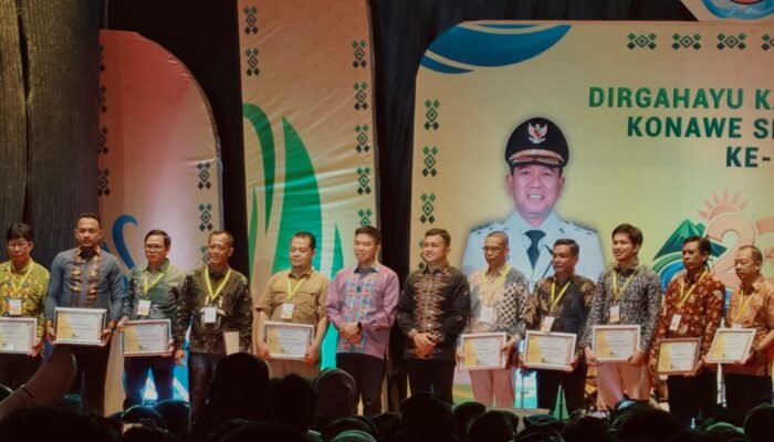 Sukses Tunaikan CSR, PT Ifishdeco dan PT Hangtian Nur Cahaya Diganjar Penghargaan dalam Momentum HUT ke-23 Konawe Selatan