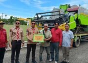 Target Percepatan Realisasi Swasembada Pangan Nasional, Bupati Irham Serahkan 4 Unit Combine Halvester dan Alsintan ke Brigade Pangan Konawe Selatan