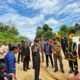 Gubernur ASR Tinjau Jalan Rusak di Lalembuu, Janji Perbaikan Tuntas Tahun Ini
