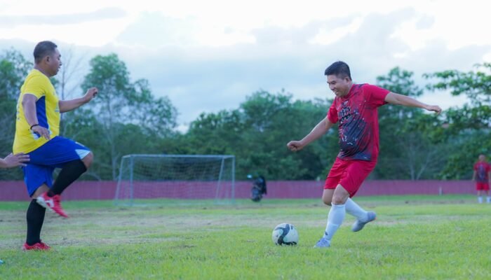 Banjir Gol!!! Bupati Irham Kalenggo Cetak Gol, PS DPRD Takluk Ditangan PS Garuda