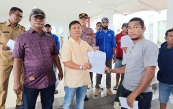 Barisan Buruh Sambangi Kantor DPRD Kota Kendari, Suarakan Hak Buruh di Dewan