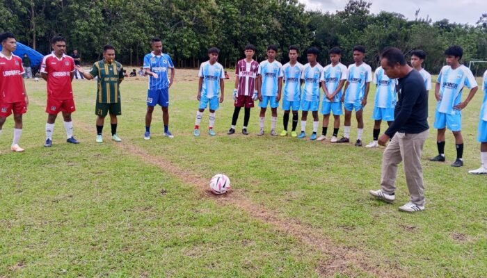 Kepala Desa Wataliku Resmi Buka Turnamen Sepak Bola Mini Cup V
