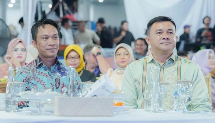 Wabup Wahyu Hadiri Puncak HUT Kota Kendari, Bukti Nyata Sinergi Lintas Daerah di Sultra