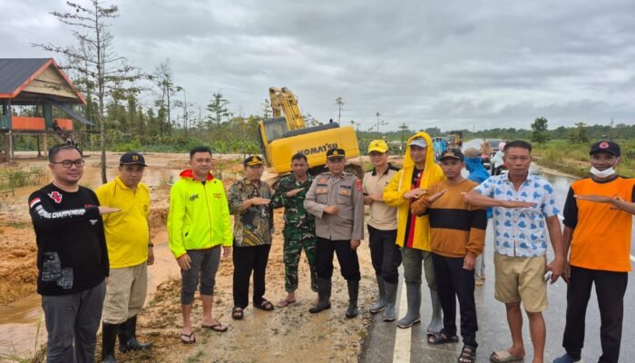 Wabup Wahyu Tinjau Lokasi Banjir, BPBD Konsel Data Warga Terdampak