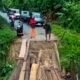 Curah Hujan Tinggi, Jembatan Batang Kelapa Penghubung Desa Laikandonga dan Wawobende Roboh, Dinas PU Konsel Diminta Bertindak