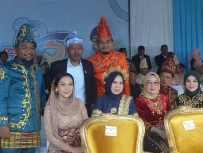 Pimpinan dan Anggota DPRD Kota Kendari Menghadiri Peringatan HUT ke-195 Kota Kendari.