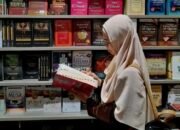 Nilai Rupiah Turun, Kesulitan Hidup Rakyat Naik
