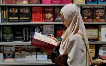 Nilai Rupiah Turun, Kesulitan Hidup Rakyat Naik