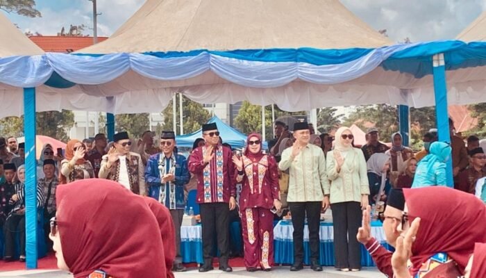 Irham-Wahyu Hadiri Pawai Ta’aruf MTQ XXXI Sultra, Momentum Religi Tampilkan Semangat “Konsel SETARA”
