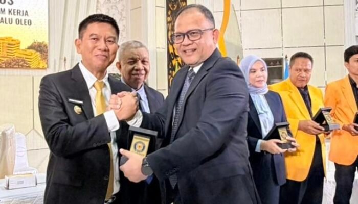 Jadi Panelis Pilrek UHO, Bupati Irham Kalenggo Harap UHO Semakin Maju dan Berdaya Saing